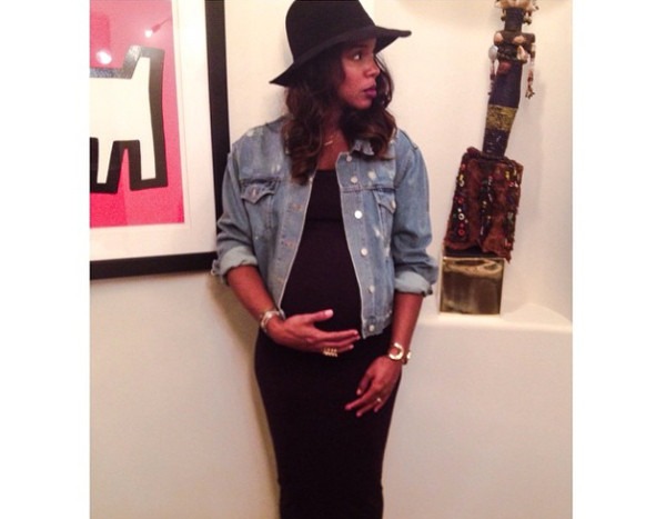 Denim Diva from Kelly Rowland's Pregnancy Style | E! News